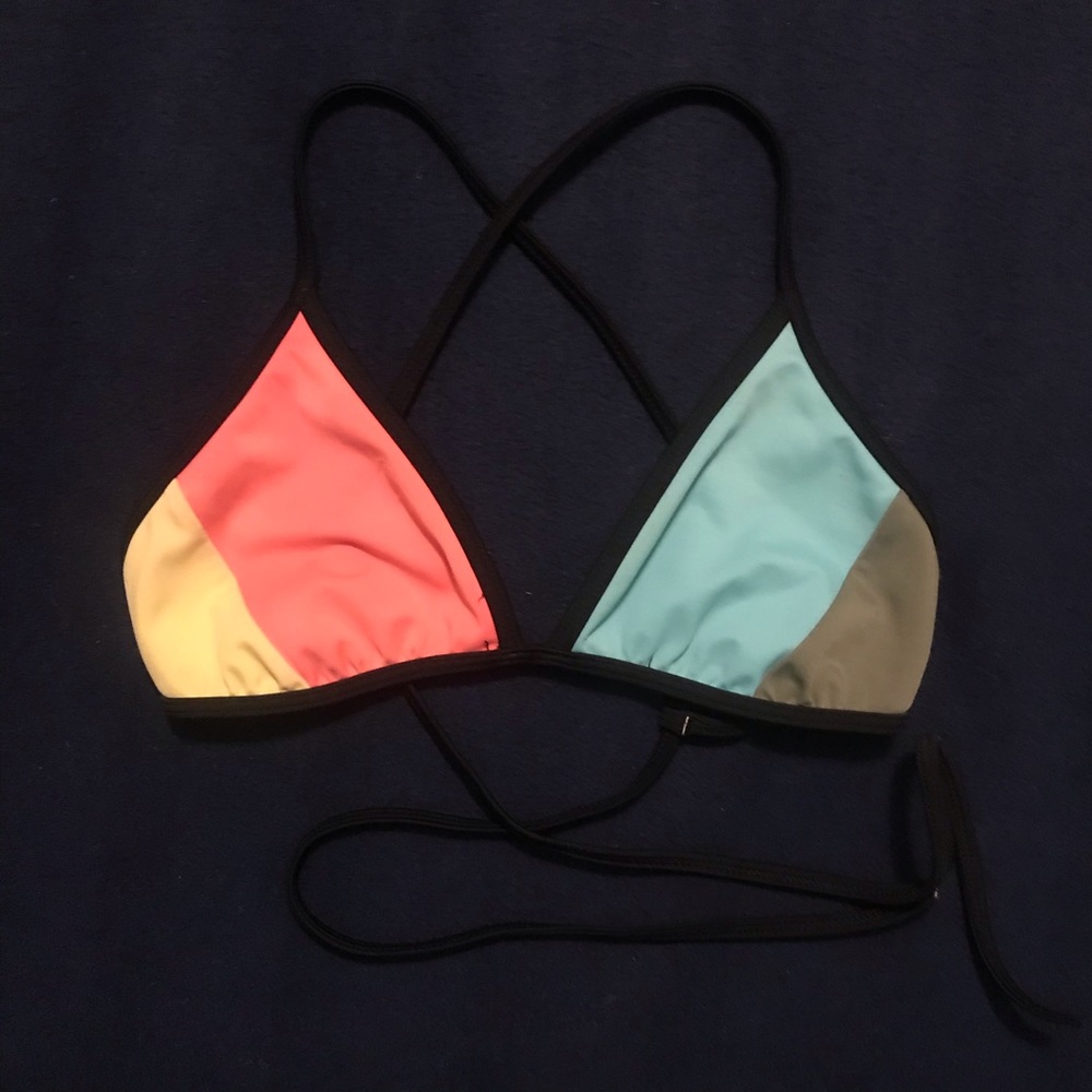 Billabong reversible multicolor and black top